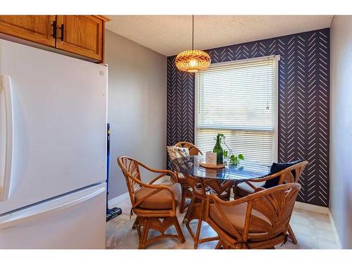 79 Shawmeadows Close Sw, Calgary, AB - Indoor Photo Showing Dining Room