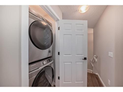 27 Cityline Heath Ne, Calgary, AB - Indoor Photo Showing Laundry Room