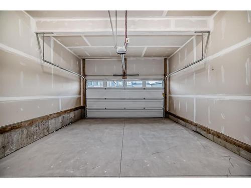 27 Cityline Heath Ne, Calgary, AB - Indoor Photo Showing Garage