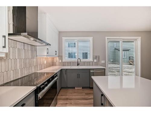 27 Cityline Heath Ne, Calgary, AB - Indoor Photo Showing Kitchen With Upgraded Kitchen