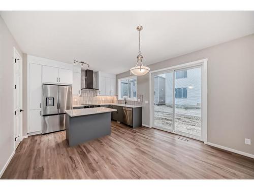 27 Cityline Heath Ne, Calgary, AB - Indoor Photo Showing Kitchen