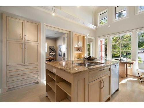 305 33 Avenue Sw, Calgary, AB - Indoor Photo Showing Kitchen With Double Sink