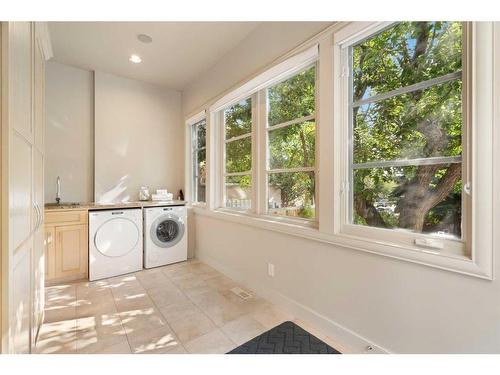 305 33 Avenue Sw, Calgary, AB - Indoor Photo Showing Laundry Room