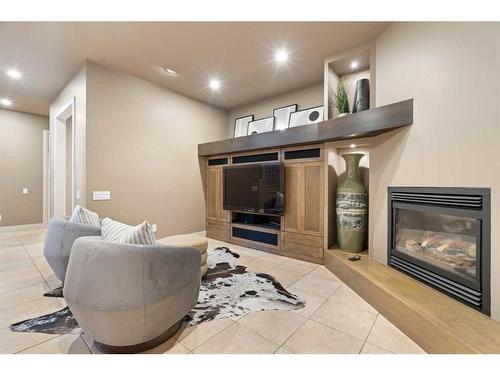 305 33 Avenue Sw, Calgary, AB - Indoor Photo Showing Living Room With Fireplace