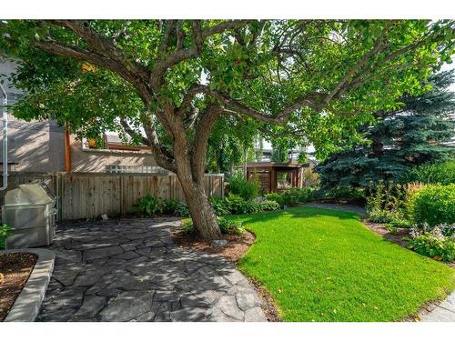 305 33 Avenue Sw, Calgary, AB - Outdoor With Deck Patio Veranda With Backyard