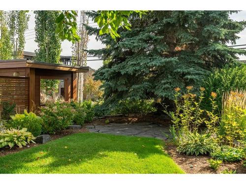 305 33 Avenue Sw, Calgary, AB - Outdoor