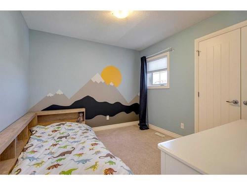 93 Legacy Manor Se, Calgary, AB - Indoor Photo Showing Bedroom