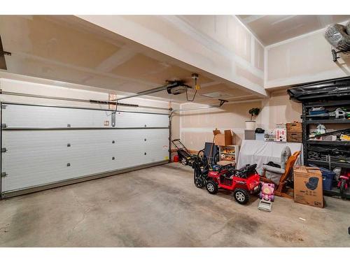 93 Legacy Manor Se, Calgary, AB - Indoor Photo Showing Garage