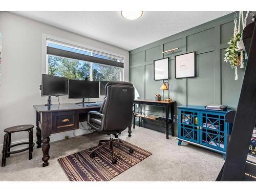 16 Sun Valley Drive Se, Calgary, AB - Indoor Photo Showing Office