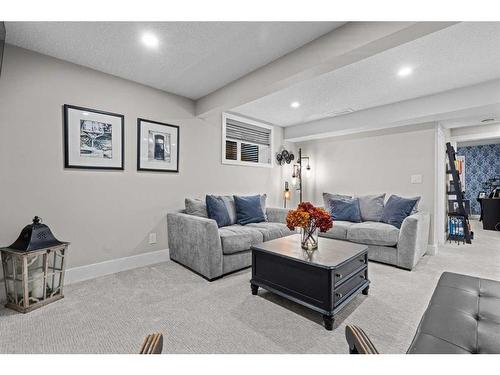 16 Sun Valley Drive Se, Calgary, AB - Indoor Photo Showing Living Room