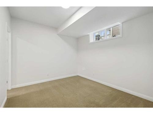 200 Prestwick Manor Se, Calgary, AB - Indoor Photo Showing Other Room