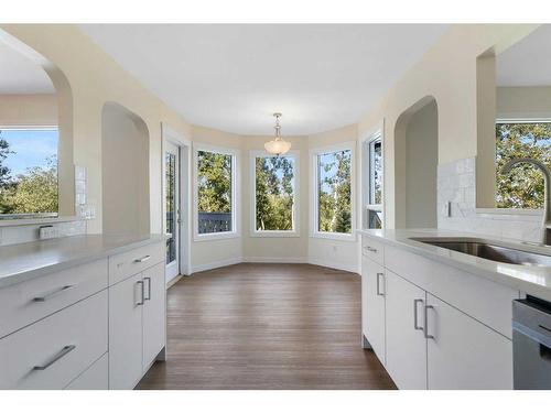 80 Macewan Park Rise Nw, Calgary, AB - Indoor Photo Showing Kitchen