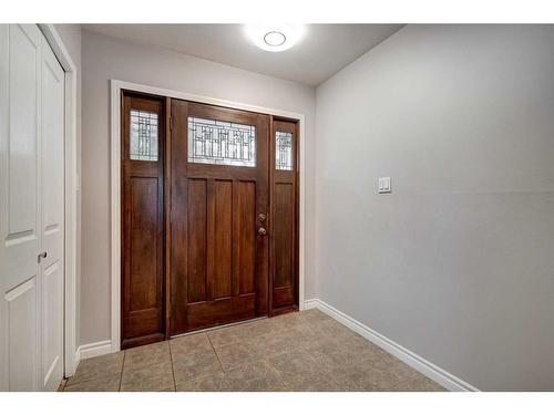 8416 7 Street Sw, Calgary, AB - Indoor Photo Showing Other Room