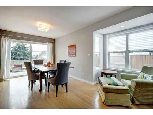 8416 7 Street Sw, Calgary, AB - Indoor