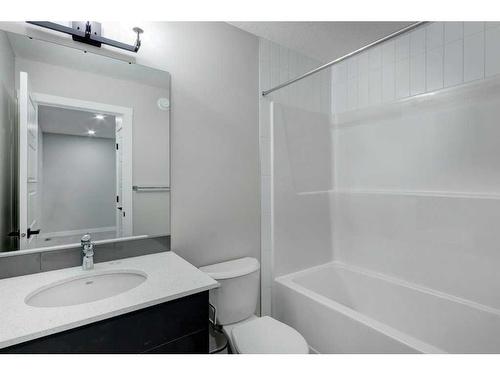 82 Edith Green Nw, Calgary, AB - Indoor Photo Showing Bathroom