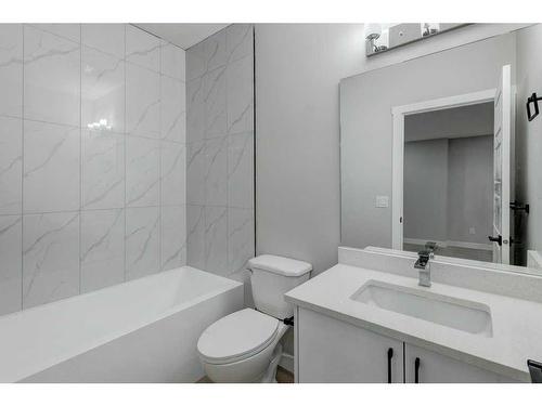 82 Edith Green Nw, Calgary, AB - Indoor Photo Showing Bathroom