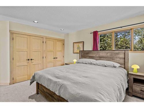 413 2Nd Street, Canmore, AB - Indoor Photo Showing Bedroom