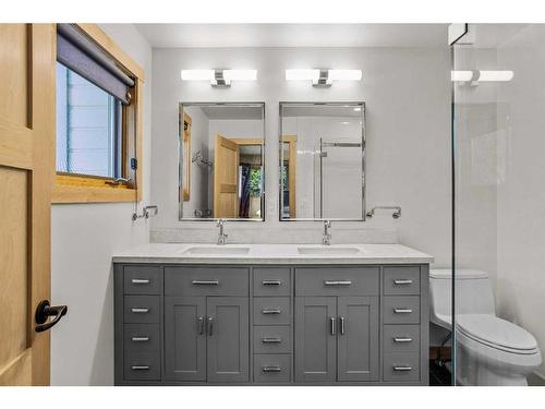 413 2Nd Street, Canmore, AB - Indoor Photo Showing Bathroom