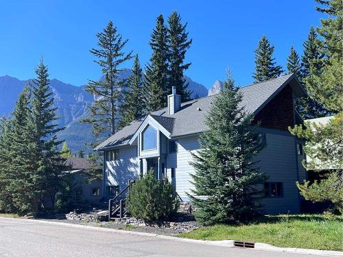 413 2Nd Street, Canmore, AB - Outdoor