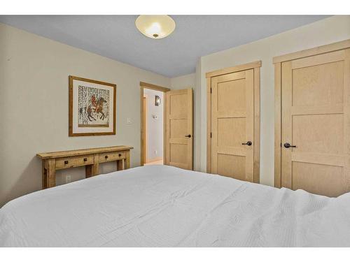 413 2Nd Street, Canmore, AB - Indoor Photo Showing Bedroom