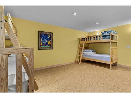 413 2Nd Street, Canmore, AB - Indoor Photo Showing Bedroom