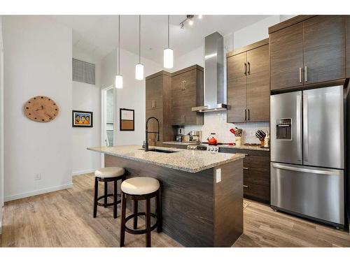 132-122 Mahogany Centre Se, Calgary, AB - Indoor Photo Showing Kitchen With Upgraded Kitchen