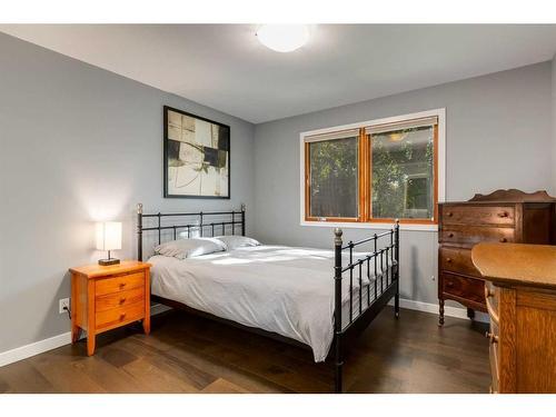 1120 Lake Christina Place Se, Calgary, AB - Indoor Photo Showing Bedroom