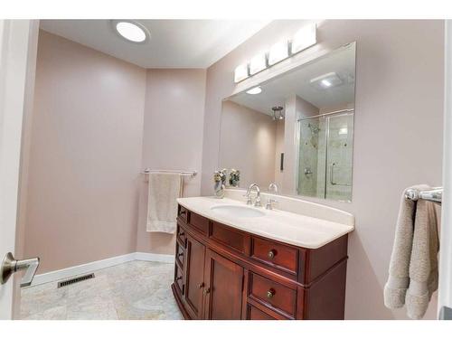 1120 Lake Christina Place Se, Calgary, AB - Indoor Photo Showing Bathroom