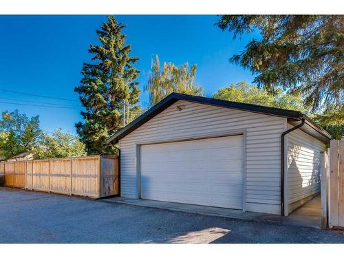 1120 Lake Christina Place Se, Calgary, AB - Outdoor