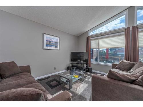 1347 New Brighton Park Se, Calgary, AB 