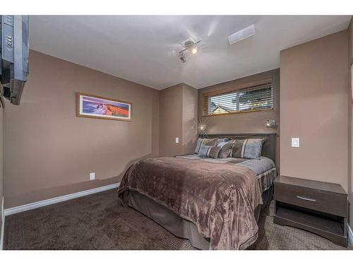 1347 New Brighton Park Se, Calgary, AB 