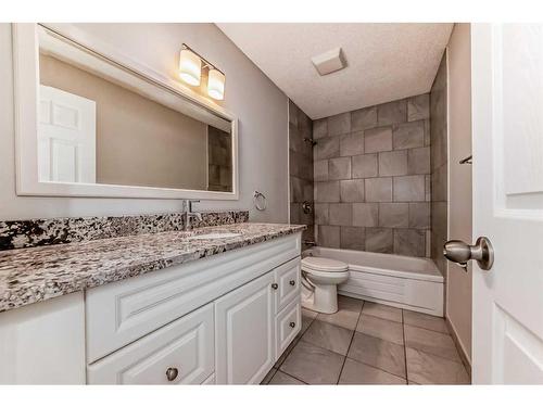 13-3015 51 Street Sw, Calgary, AB - Indoor Photo Showing Bathroom