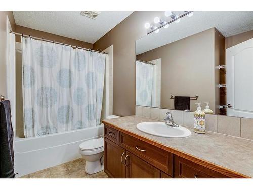 144 Springmere Road, Chestermere, AB - Indoor Photo Showing Bathroom