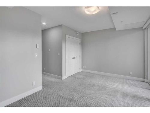 102-1808 27 Avenue Sw, Calgary, AB - Indoor Photo Showing Other Room