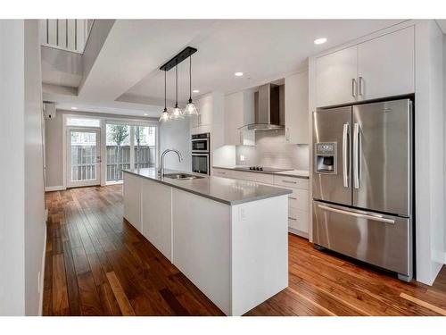 210-2717 17 Street Sw, Calgary, AB - Indoor Photo Showing Kitchen With Upgraded Kitchen