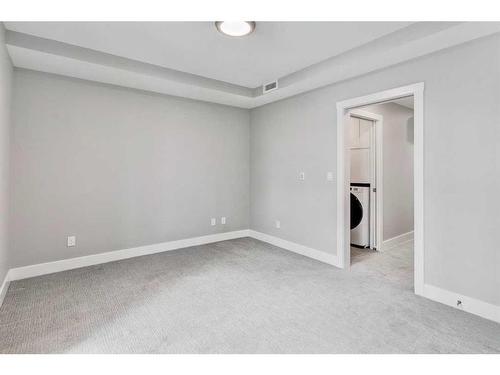 210-2717 17 Street Sw, Calgary, AB - Indoor Photo Showing Other Room