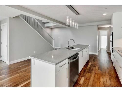 214-2717 17 Street Sw, Calgary, AB - Indoor Photo Showing Kitchen