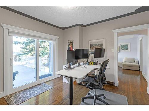 1405 24 Street Sw, Calgary, AB - Indoor Photo Showing Office