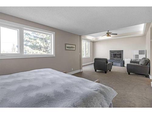 1405 24 Street Sw, Calgary, AB - Indoor Photo Showing Bedroom