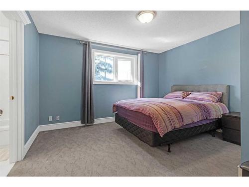 1405 24 Street Sw, Calgary, AB - Indoor Photo Showing Bedroom