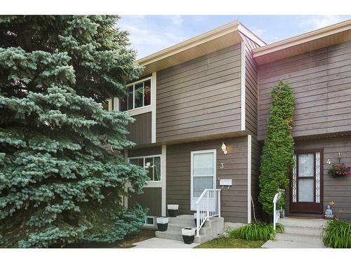 3-14736 Deerfield Drive Se, Calgary, AB - Outdoor