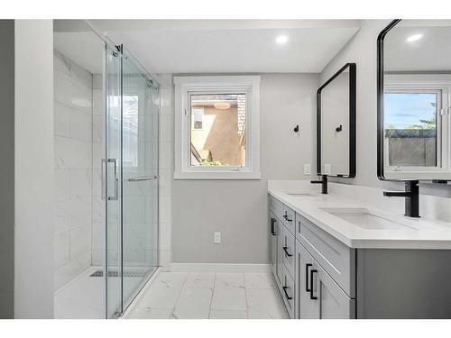 103 Scandia Bay Nw, Calgary, AB - Indoor Photo Showing Bathroom