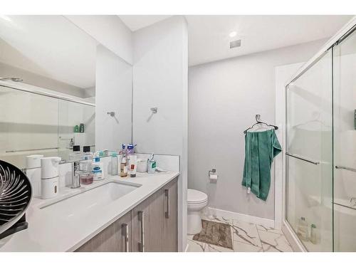 1408-681 Savanna Boulevard Ne, Calgary, AB - Indoor Photo Showing Bathroom