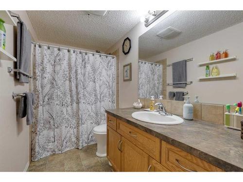 2112-5200 44 Avenue Ne, Calgary, AB - Indoor Photo Showing Bathroom