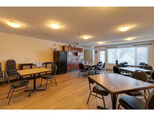 2112-5200 44 Avenue Ne, Calgary, AB - Indoor Photo Showing Dining Room