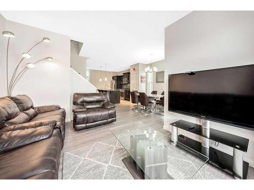 308 Cornergate Row East, Calgary, AB - Indoor Photo Showing Living Room