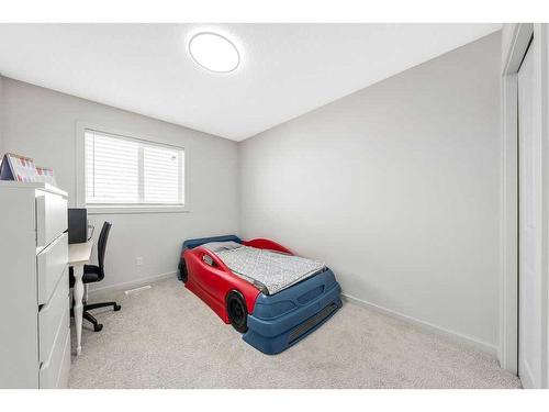 308 Cornergate Row East, Calgary, AB - Indoor Photo Showing Bedroom