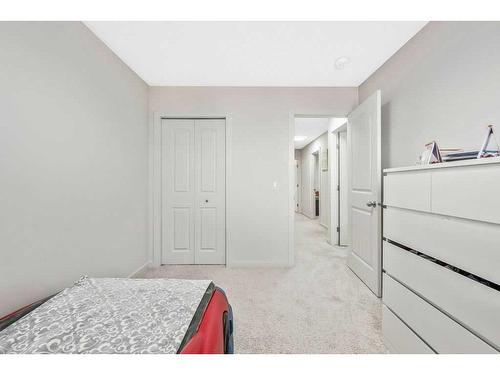 308 Cornergate Row East, Calgary, AB - Indoor Photo Showing Bedroom