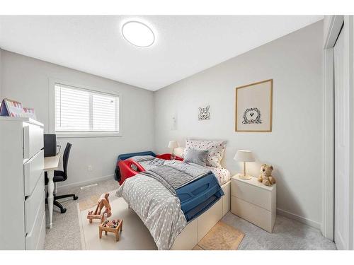 308 Cornergate Row East, Calgary, AB - Indoor Photo Showing Bedroom