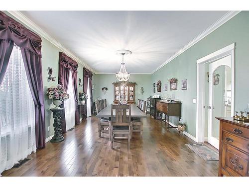 255046 Tsp Rd250 Road, Rural Wheatland County, AB - Indoor Photo Showing Dining Room